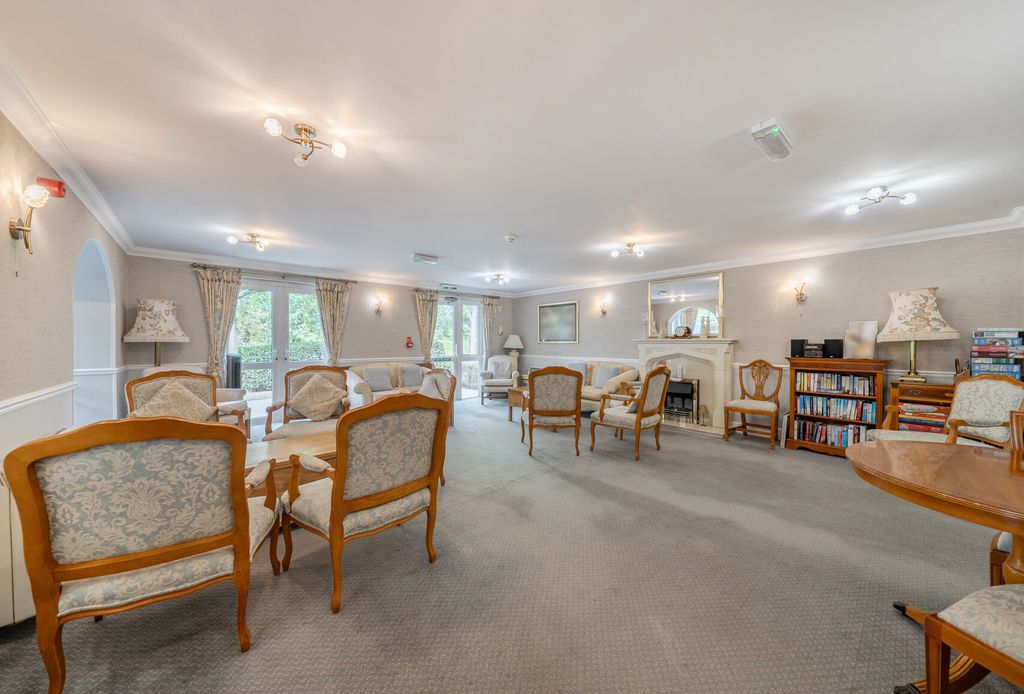 Property photo 3 of 13 1345089-6-68B03Aa...