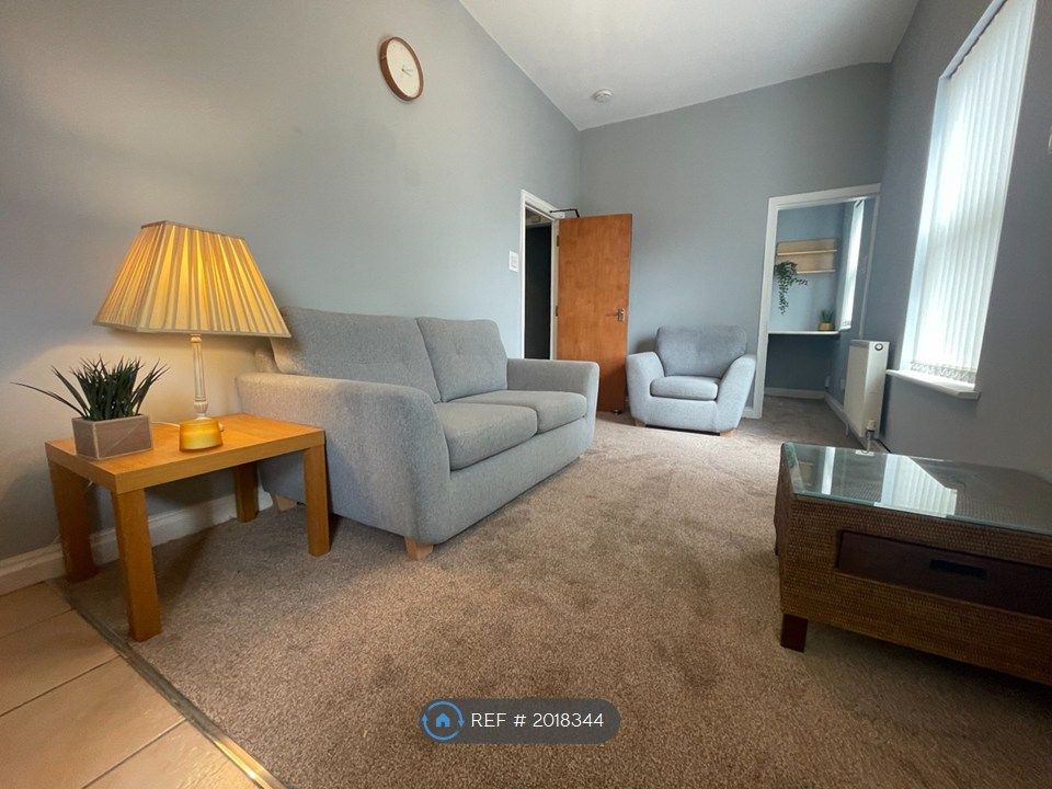 Property photo 1 of 14 Lounge