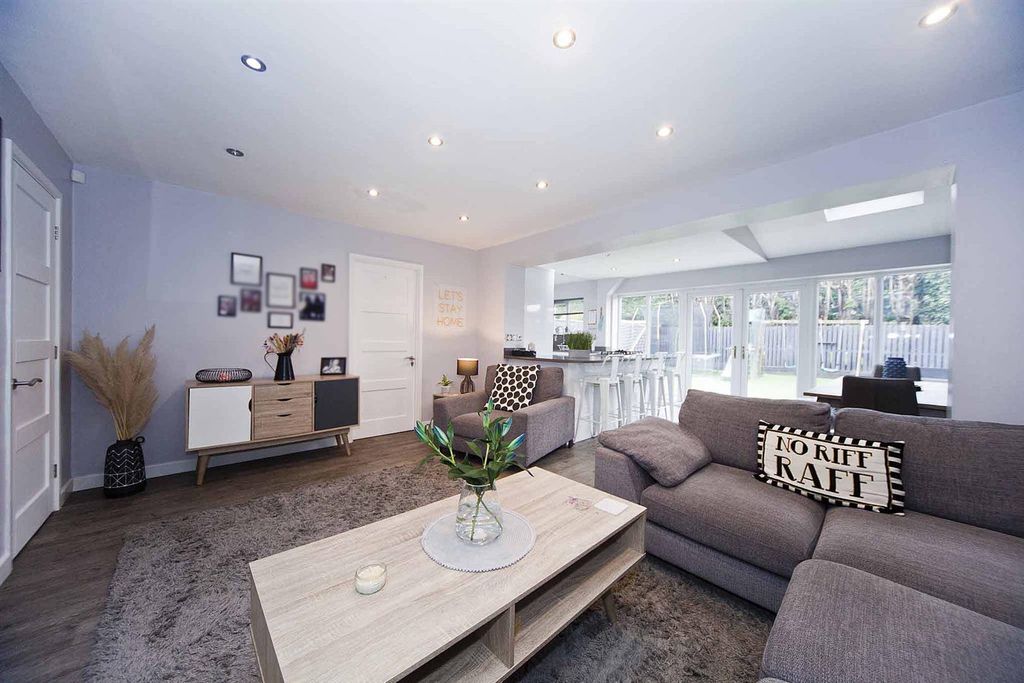 Property photo 2 of 29