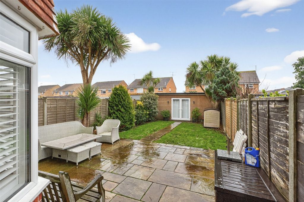 Property photo 2 of 15 Picture No. 21