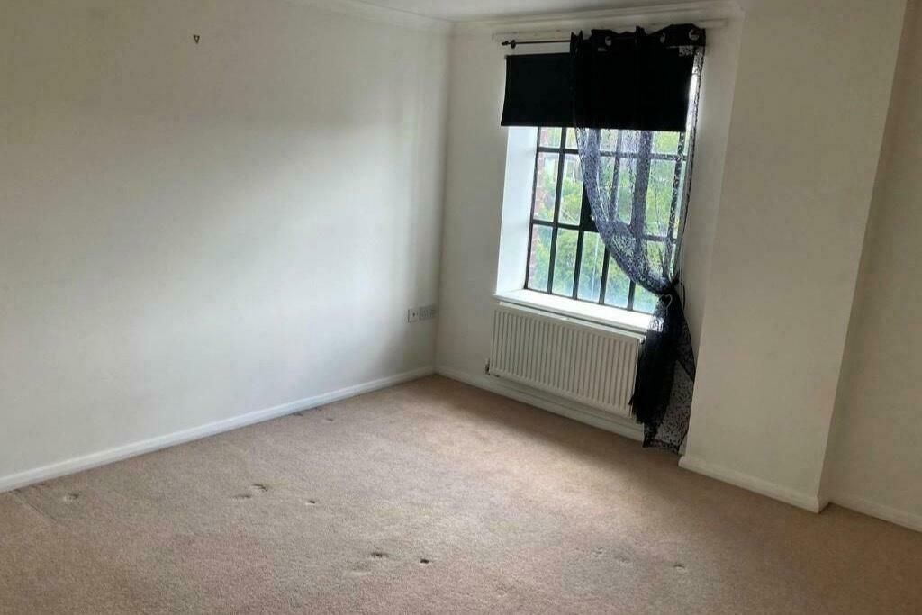 Property photo 3 of 5