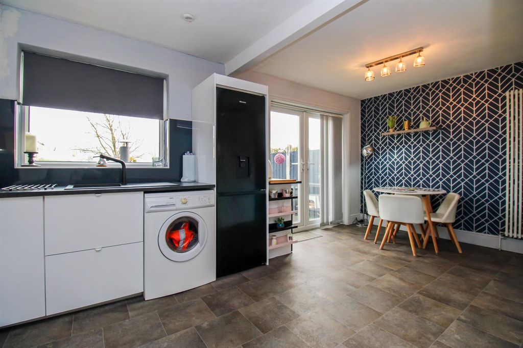 Property photo 3 of 10 Kitchen/Diner