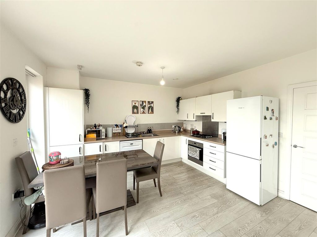 Property photo 3 of 13 Kit.Jpeg