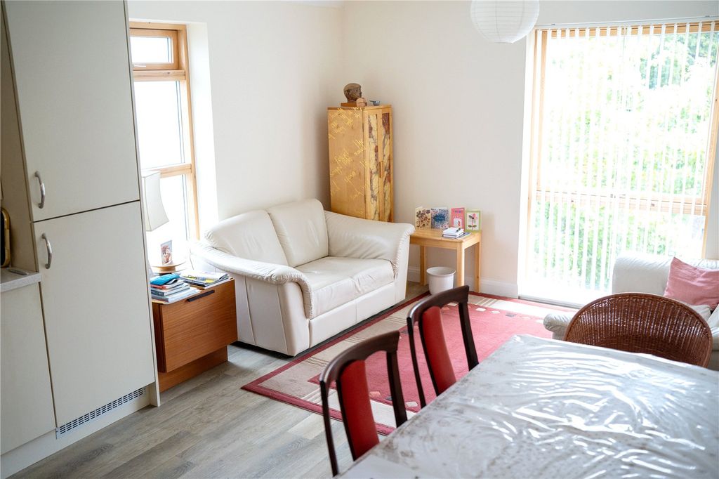 Property photo 2 of 15 Picture No. 25