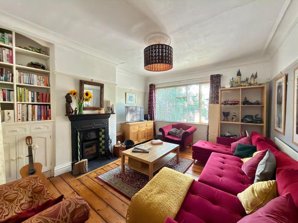 Property photo 2 of 34