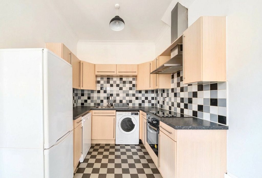 Property photo 2 of 13 Picture No. 64