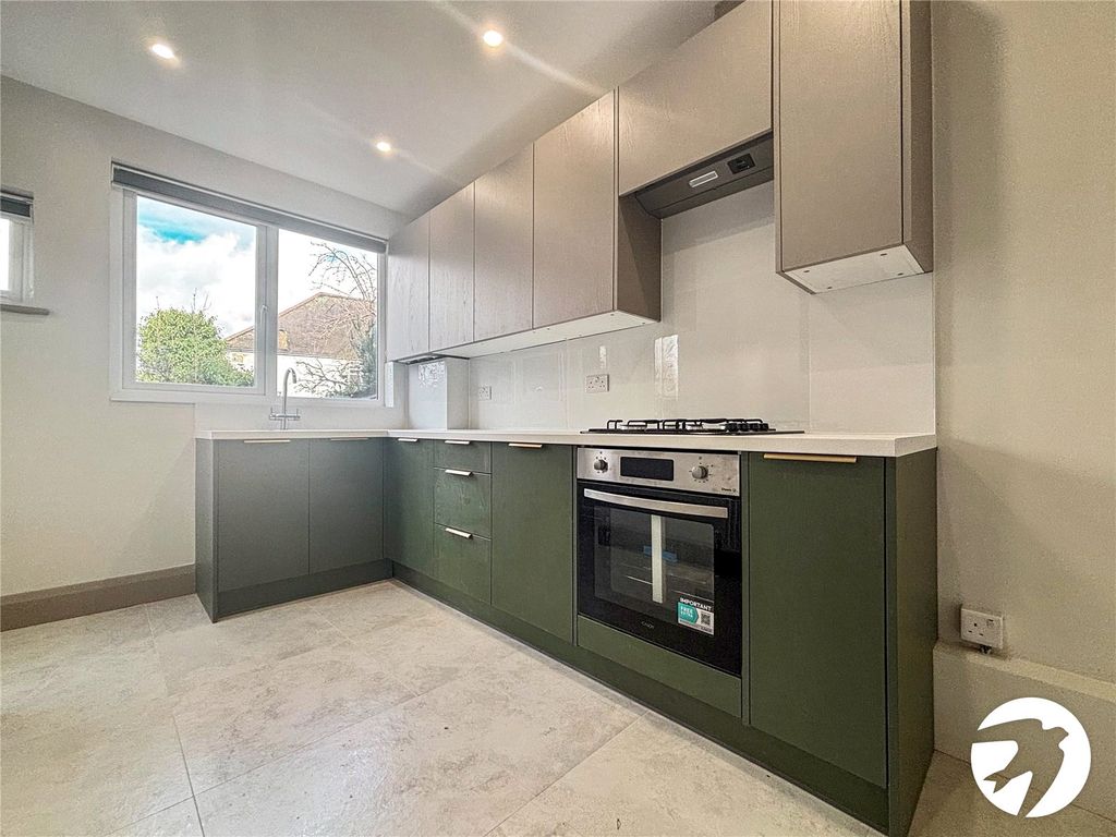 Property photo 3 of 17 Kitchen