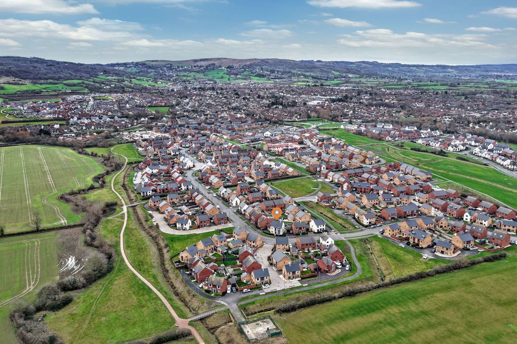 Property photo 2 of 22