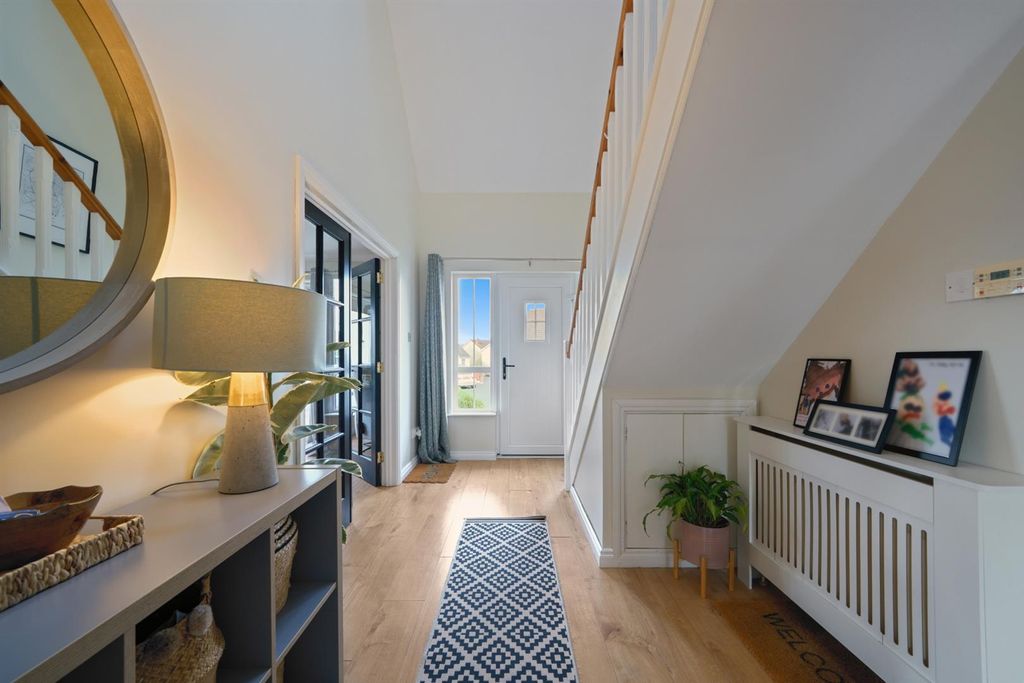 Property photo 3 of 29 6 Drummond Brae, Ballynahinch 06.Jpg