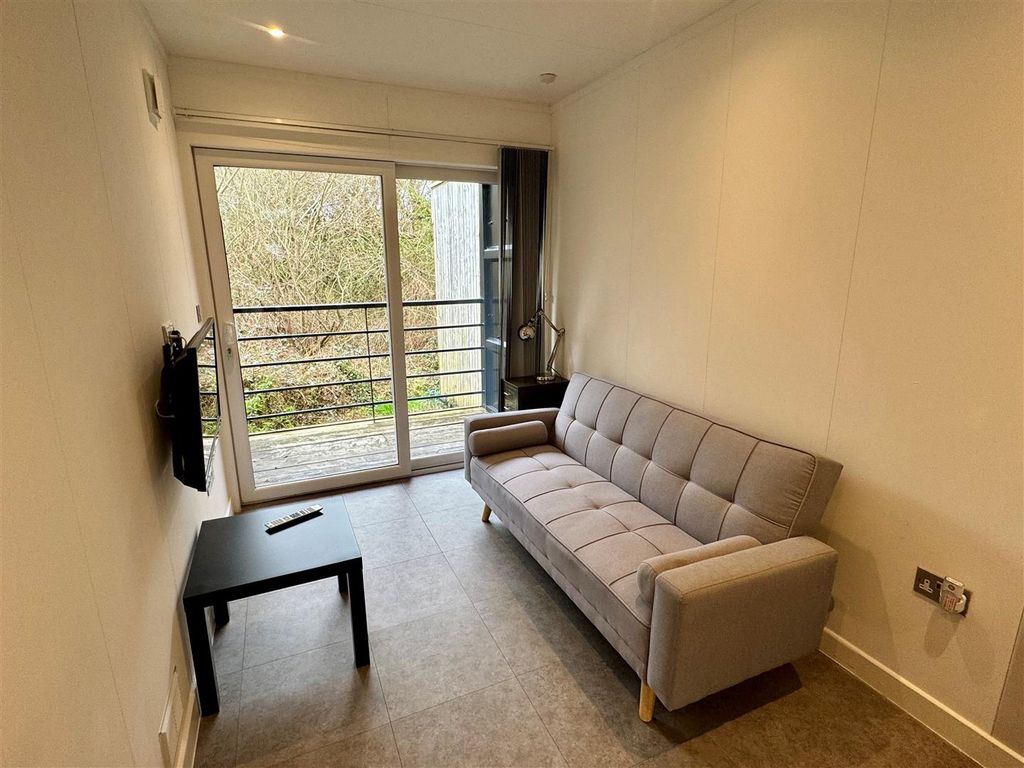 Property photo 2 of 9 15 Drydock Lounge