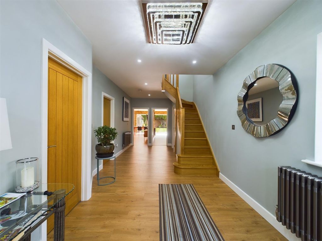 Property photo 2 of 33 Cam02279G0-Pr0035-Still042.Jpg