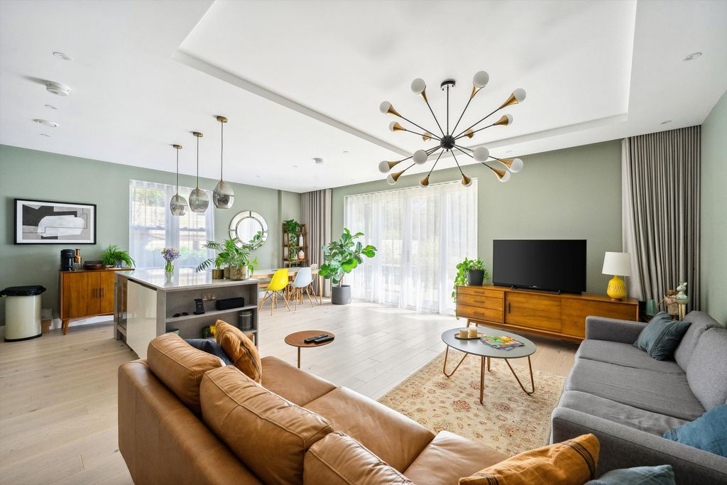 Property photo 1 of 17 Image