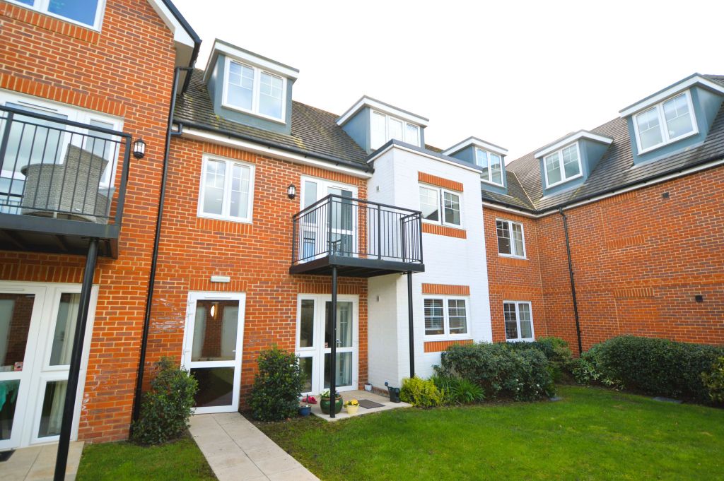 Property photo 2 of 17 First Floor Flat