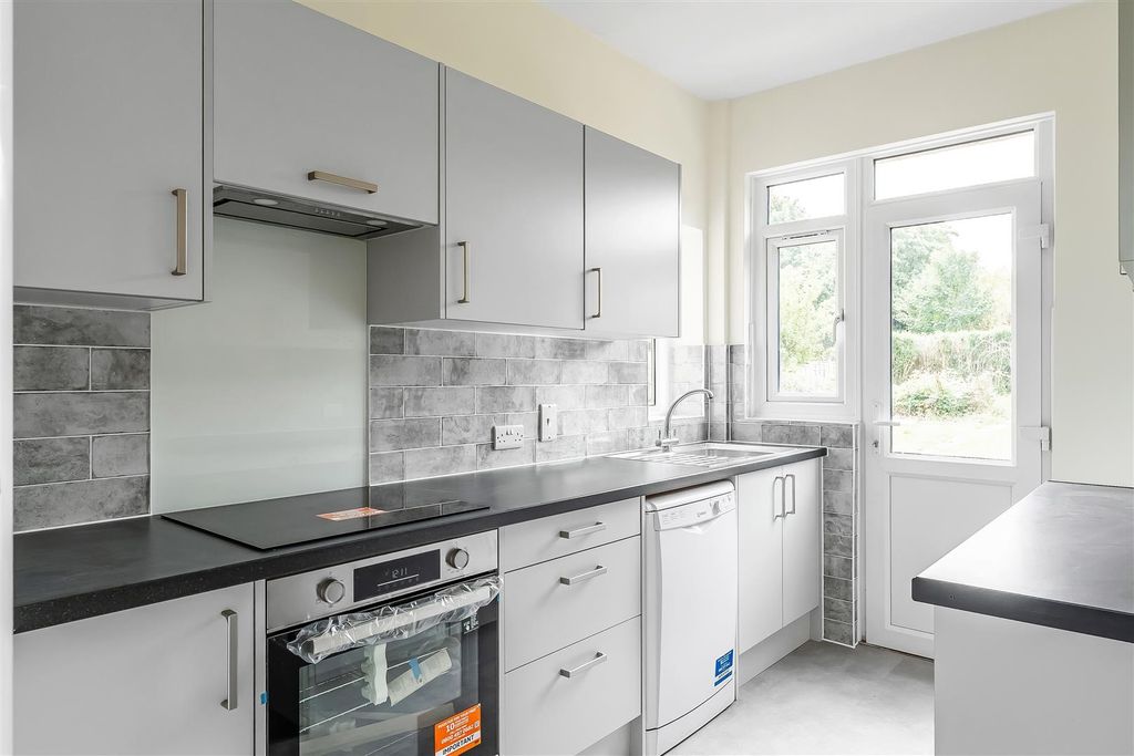 Property photo 3 of 17 55-Cobham-Road-11.Jpg