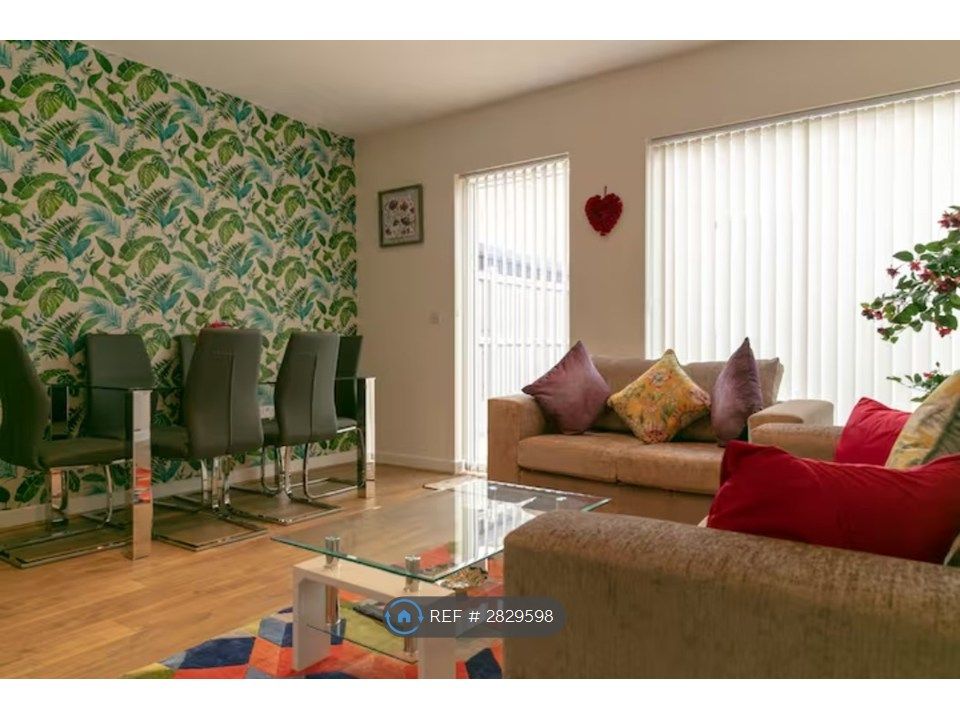 Property photo 2 of 27