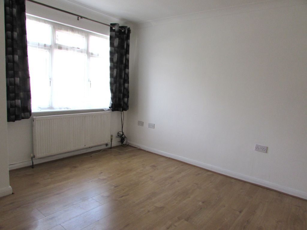 Property photo 3 of 11 Gallery