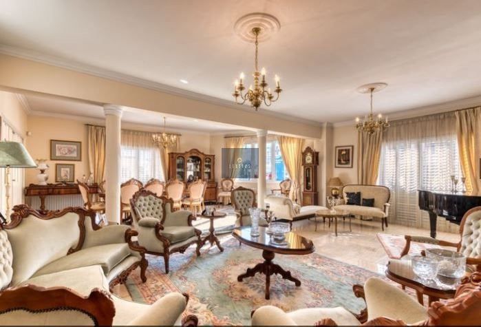 Property photo 1 of 33