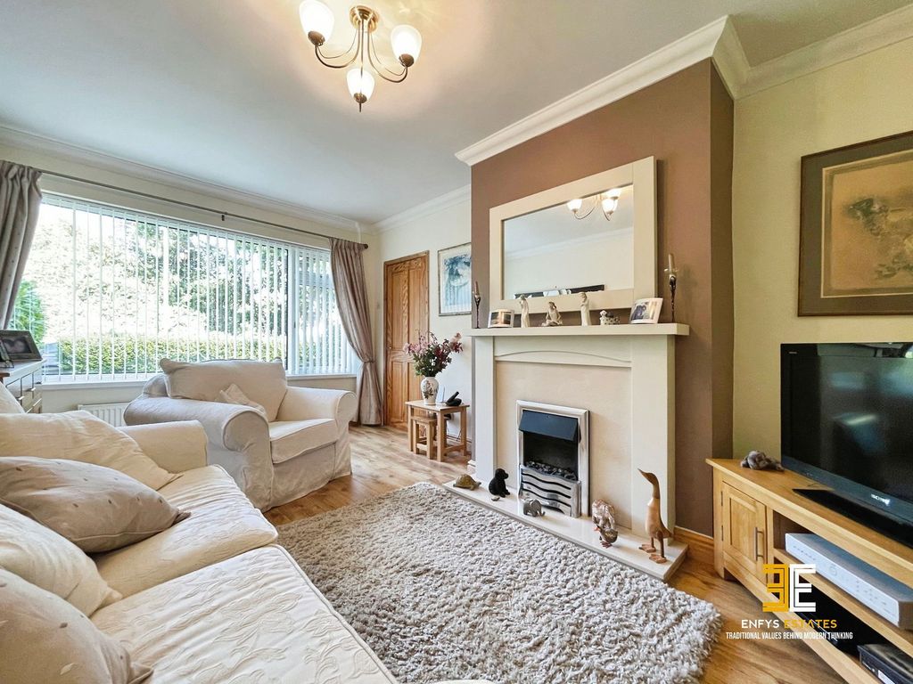 Property photo 2 of 35