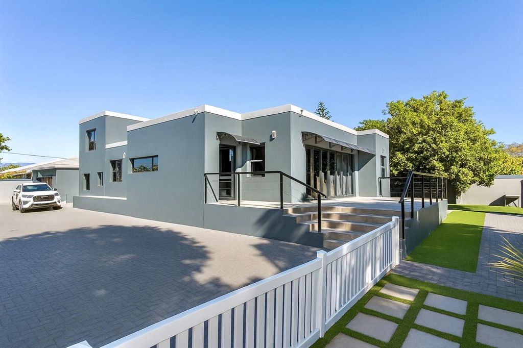 Property photo 1 of 50