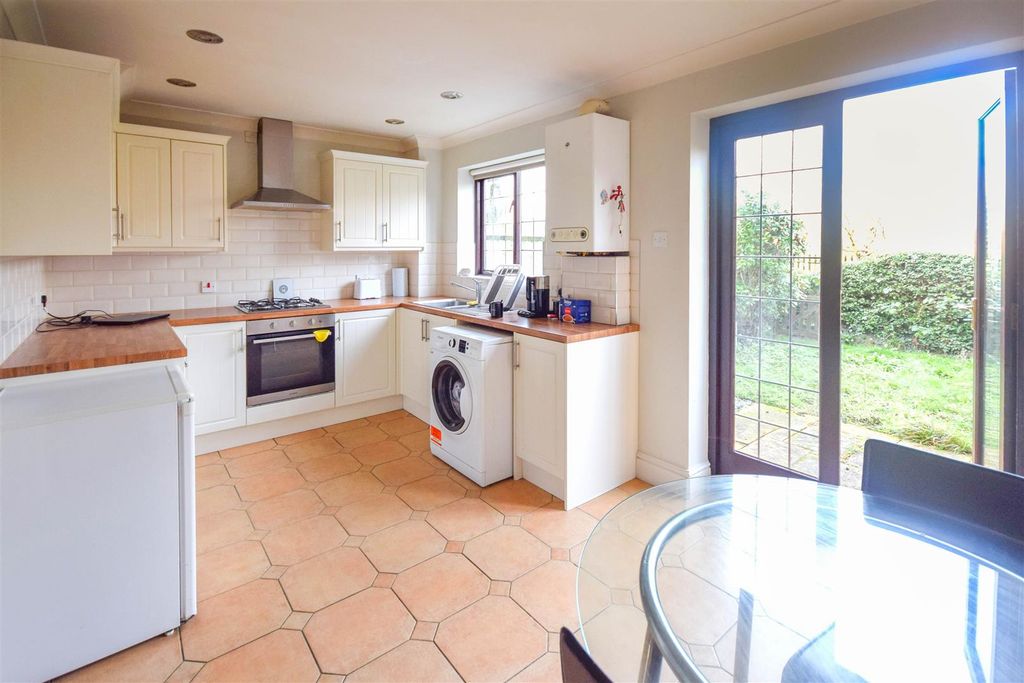 Property photo 2 of 7 Kitchen/Breakfast Room