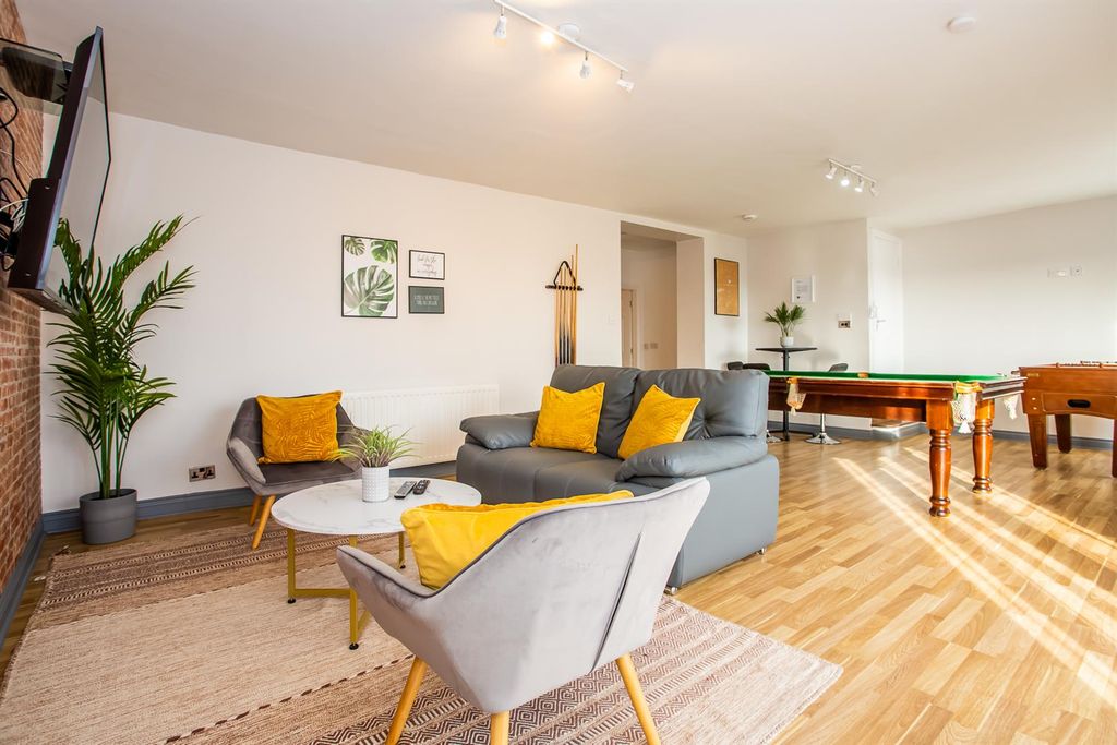 Property photo 1 of 53