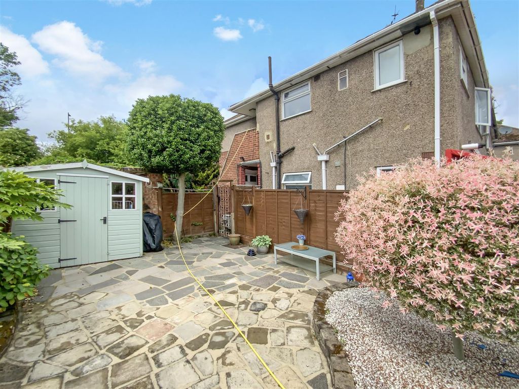 Property photo 3 of 13 Garden Shed.Jpg