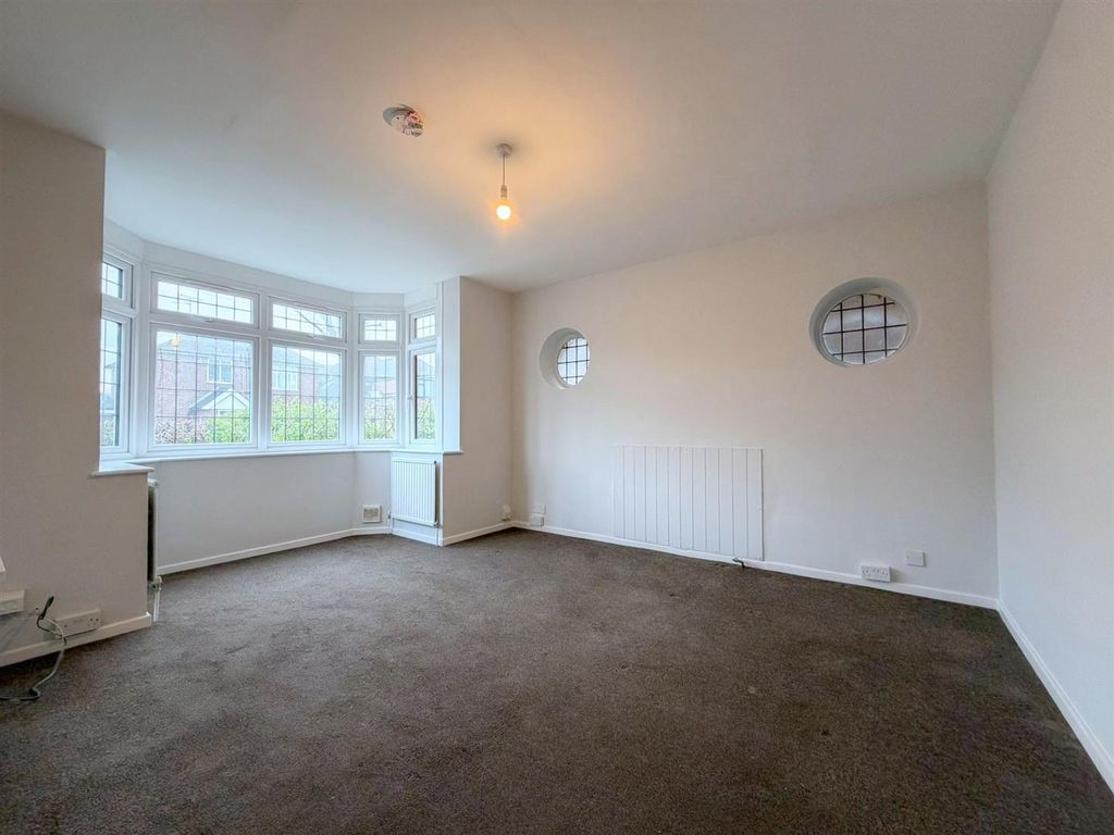 Property photo 3 of 16 Living Room.Jpg