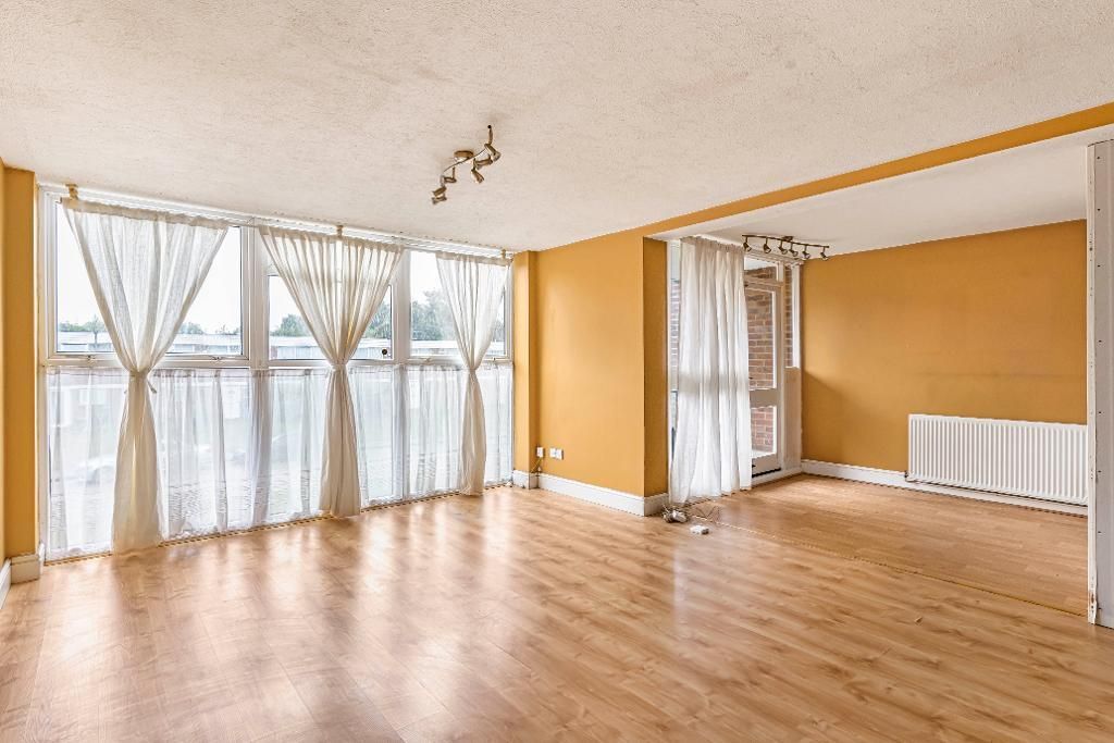 Property photo 2 of 8 Lounge/Dining Room