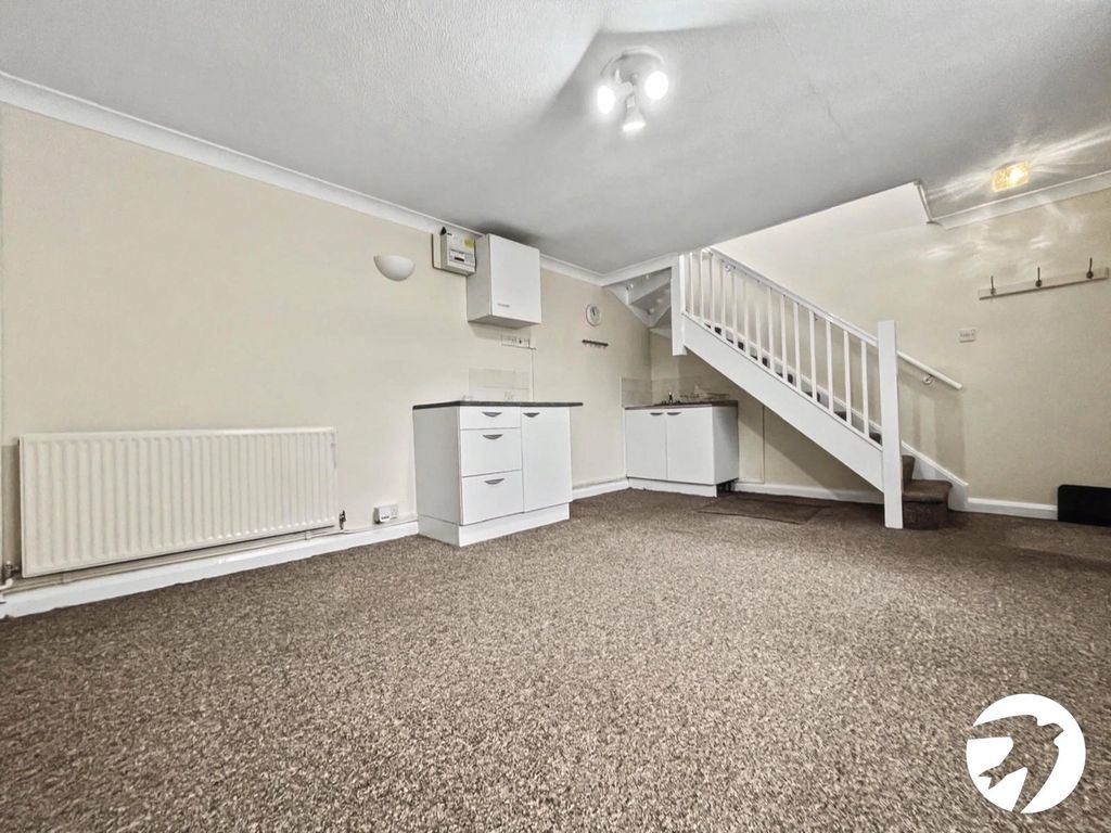 Property photo 3 of 10 Picture No. 04