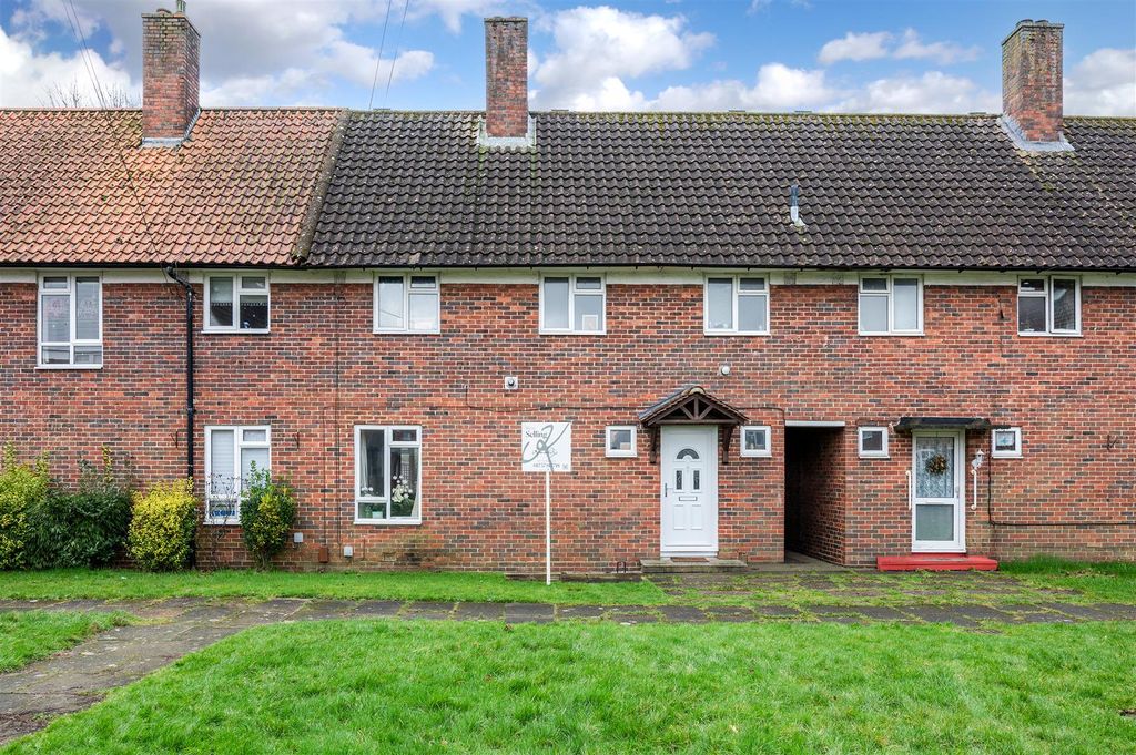 Property photo 1 of 21 Horsecroft,8 (8).Jpg