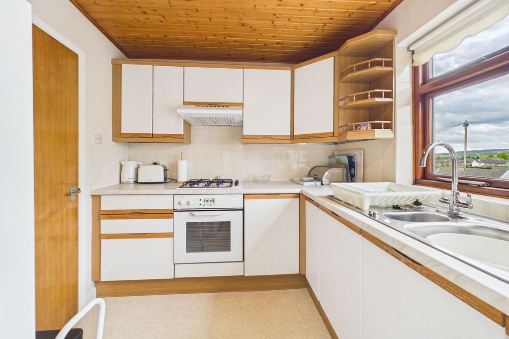 Property photo 3 of 25