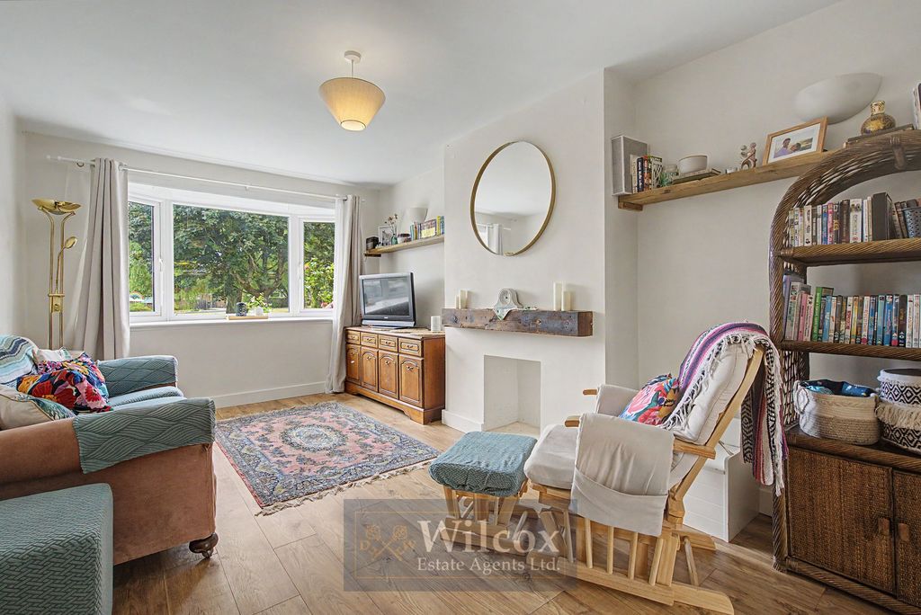 Property photo 2 of 31