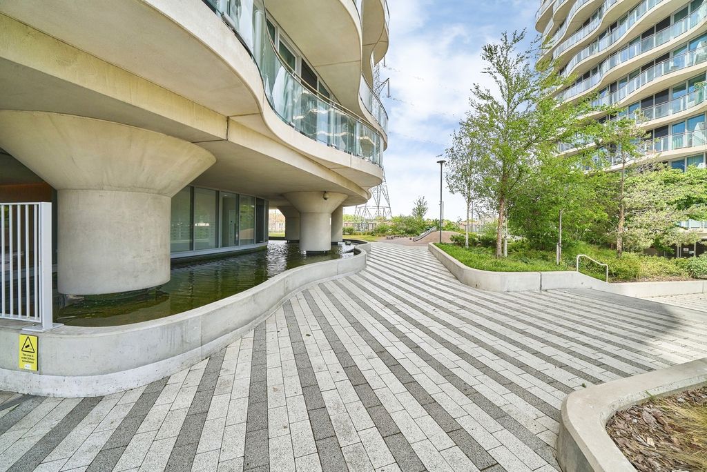 Property photo 2 of 22 Pbox-Img.Jpg
