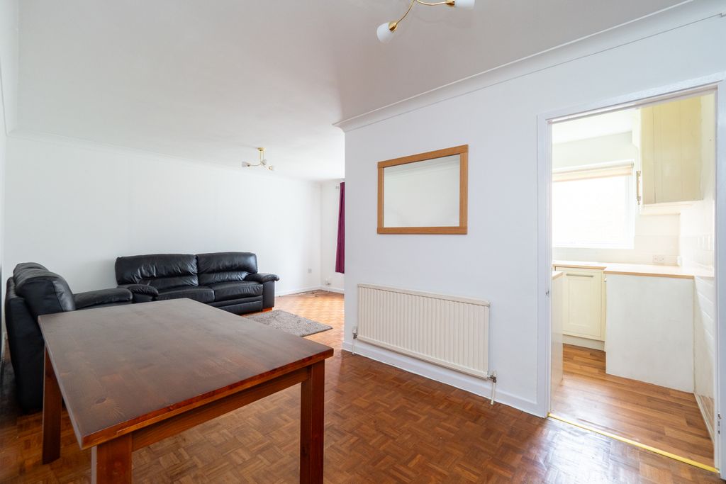 Property photo 3 of 8 Picture 3