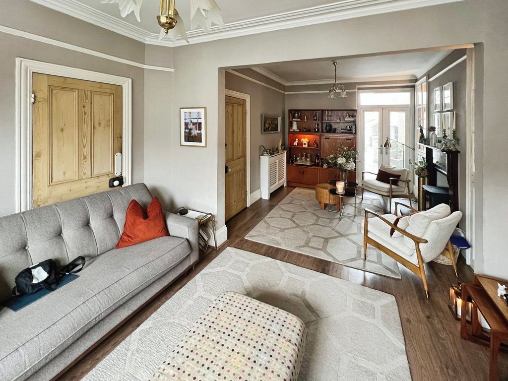 Property photo 3 of 21