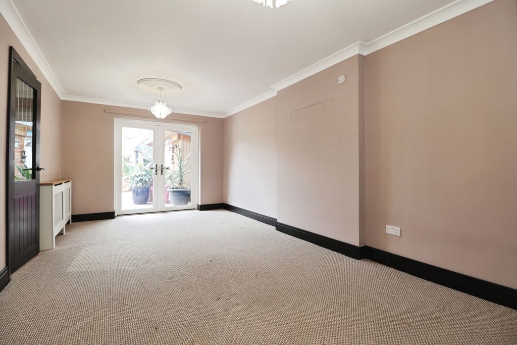 Property photo 2 of 19 Image 1