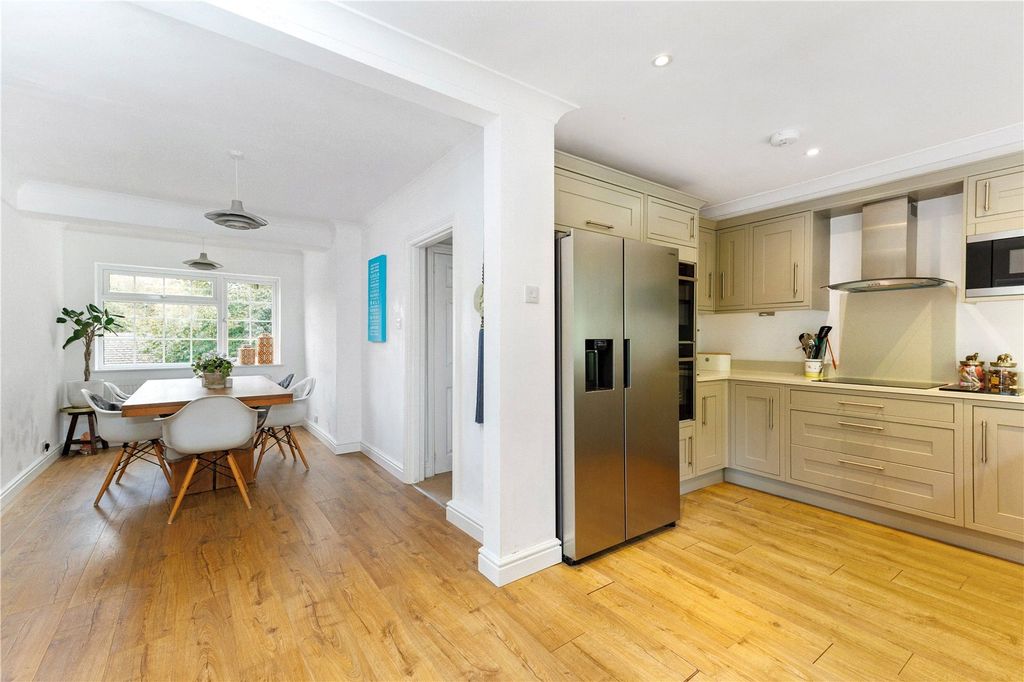 Property photo 3 of 12 Kitchen/Dining Room