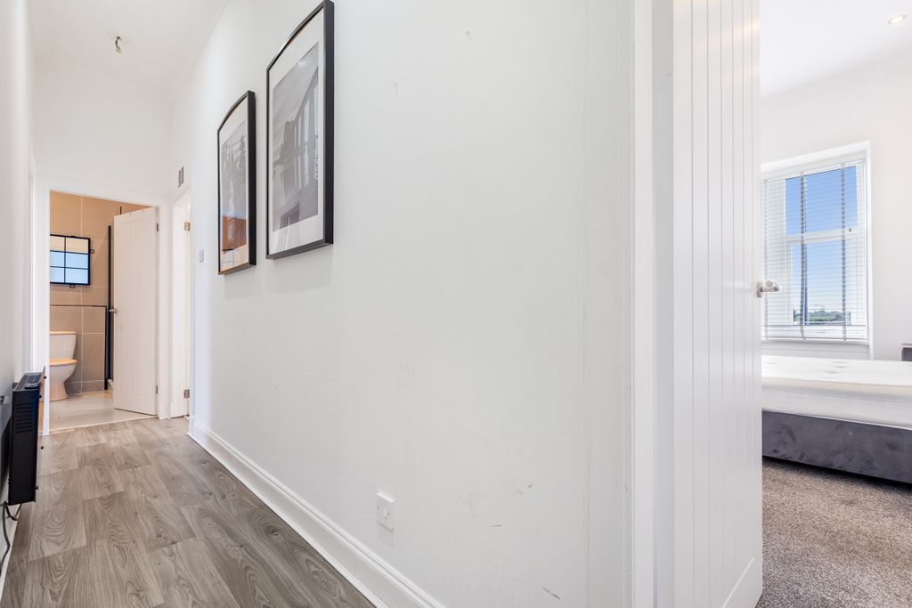Property photo 2 of 25