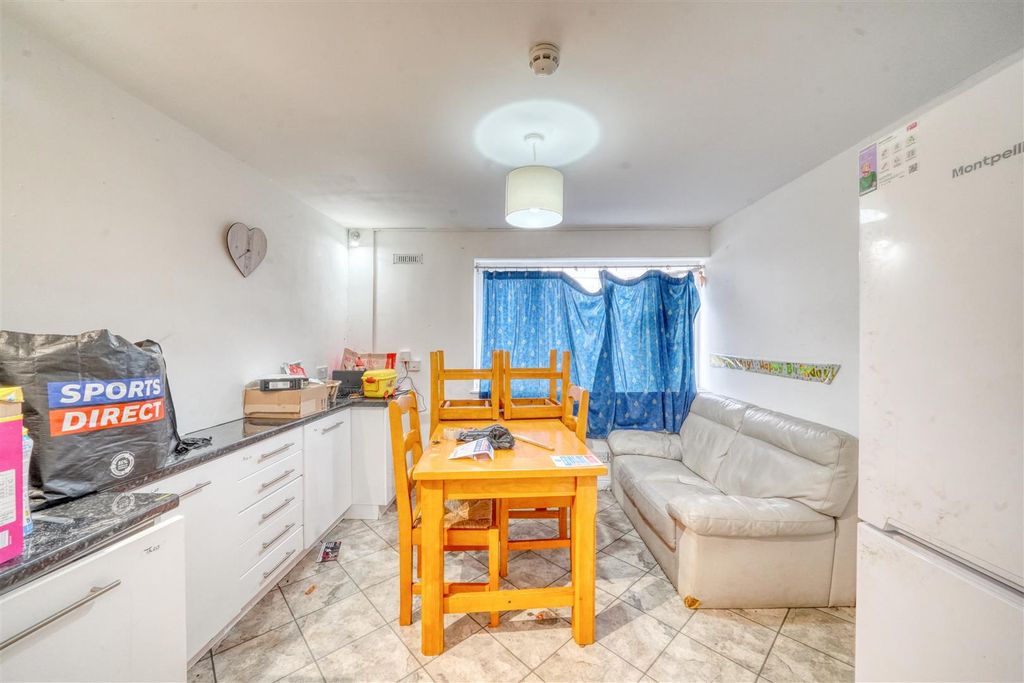 Property photo 2 of 11 Dsc07741_Hdr.Jpg