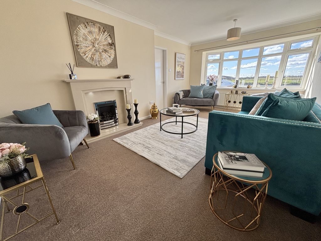 Property photo 3 of 37