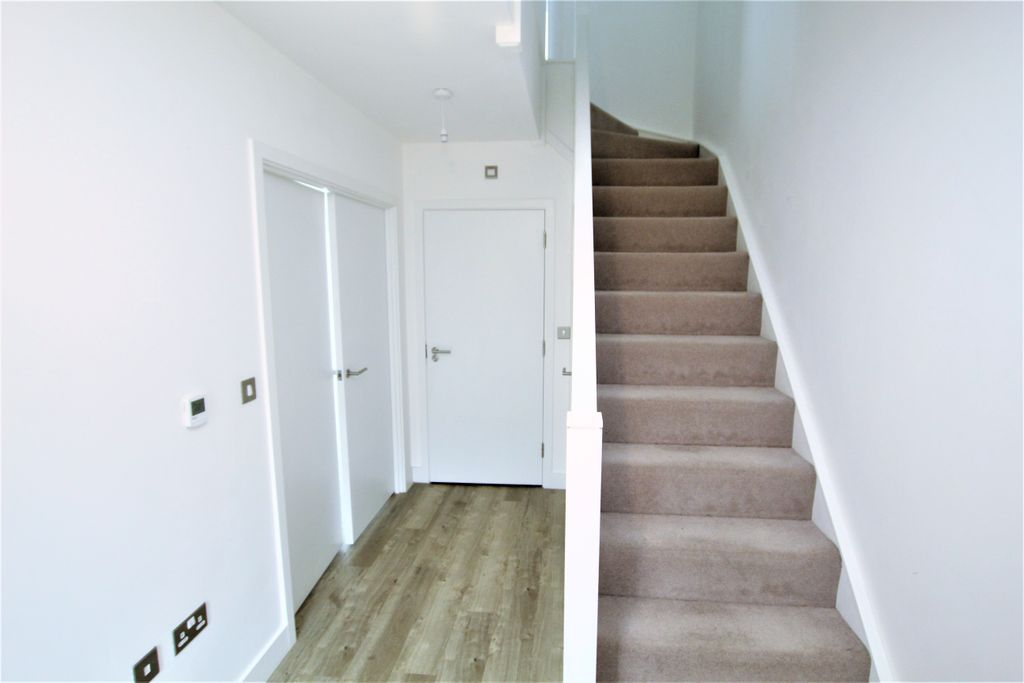 Additional image 5 of 5 bed terraced house to rentKnightly Avenue, Cambridge CB2