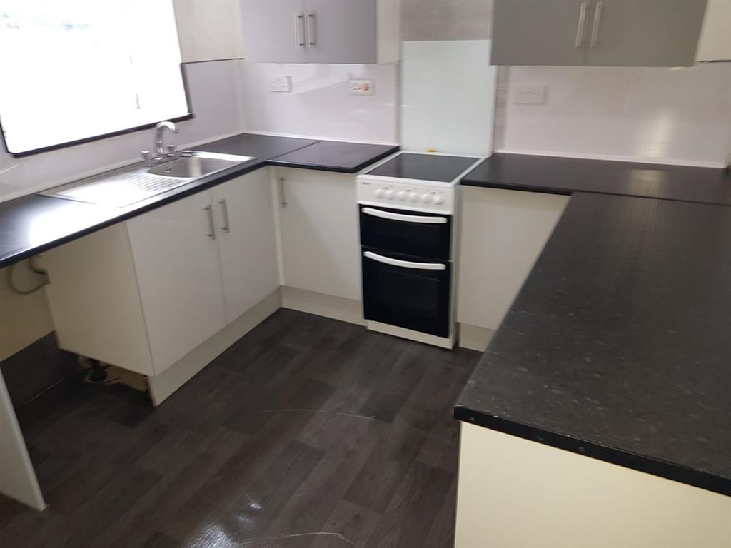 Property photo 3 of 10 3B1136Dd-3d30-45B4-A6c5-d5Fc850609E6.Jpg