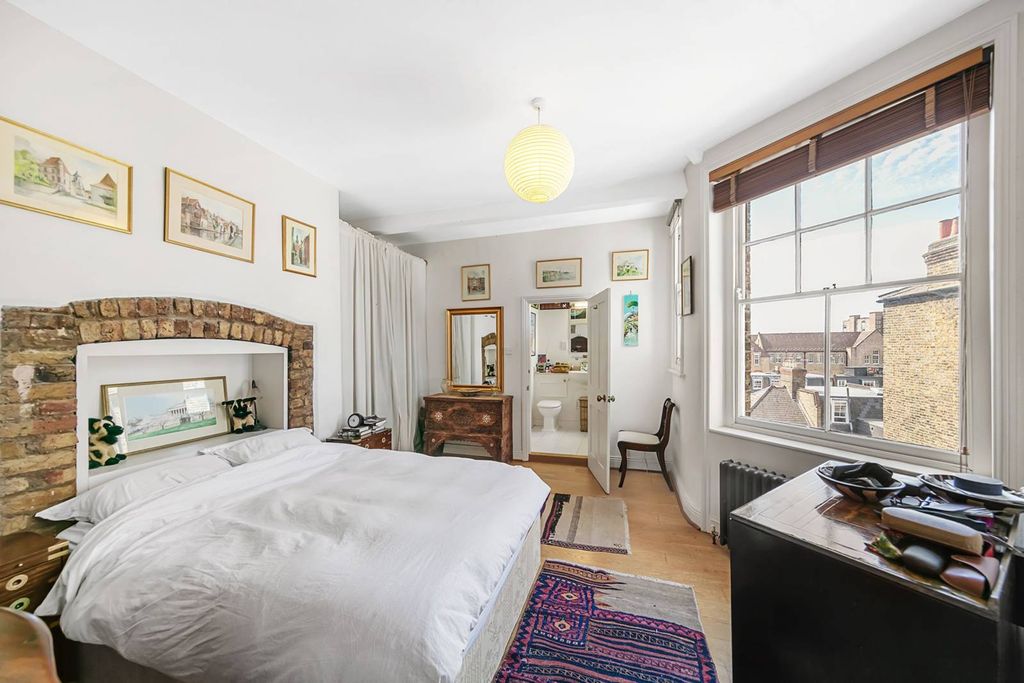 Property photo 3 of 11