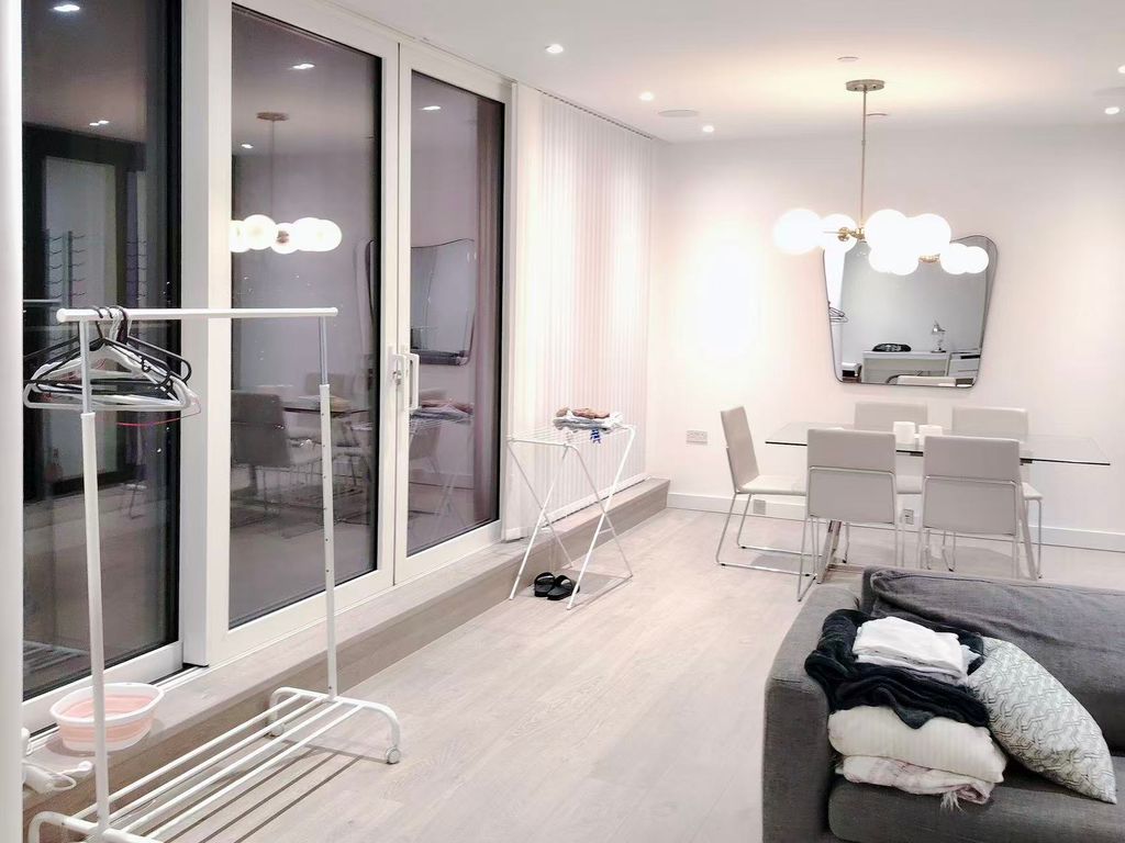 Property photo 2 of 32