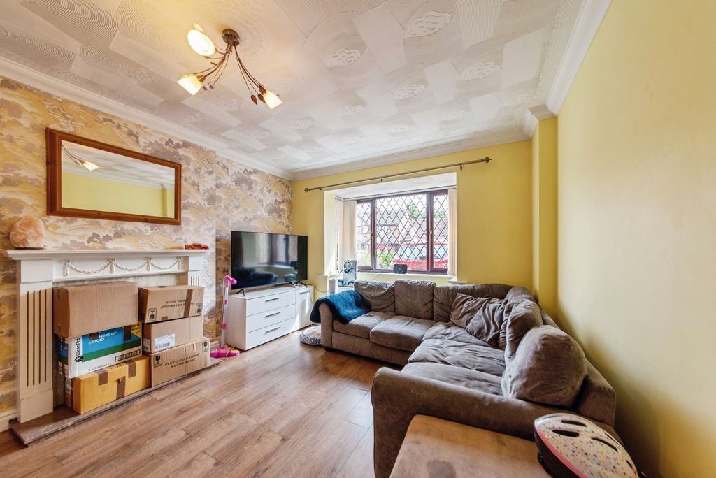 Property photo 3 of 26 Pbox-Img.Jpg