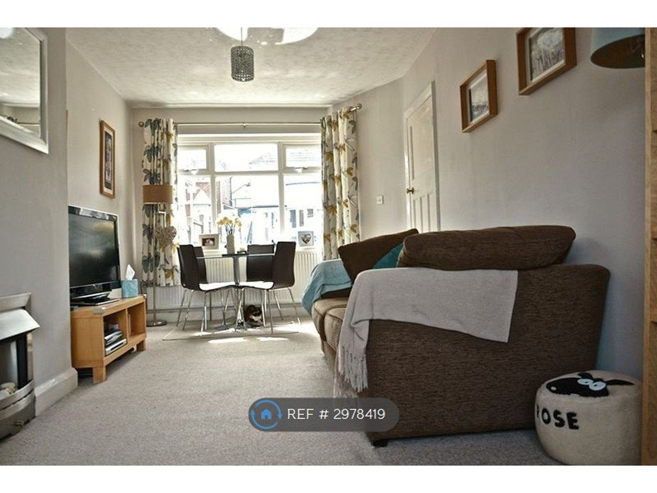 Property photo 2 of 12 Available To Rent Unfurnished