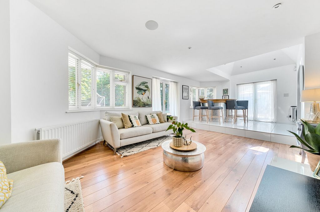 Property photo 3 of 40 1320235-36-68720A...