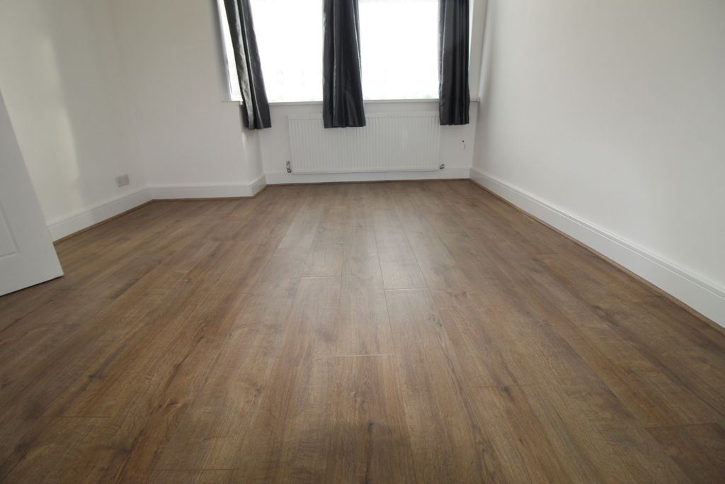 Property photo 2 of 17 Img 1616