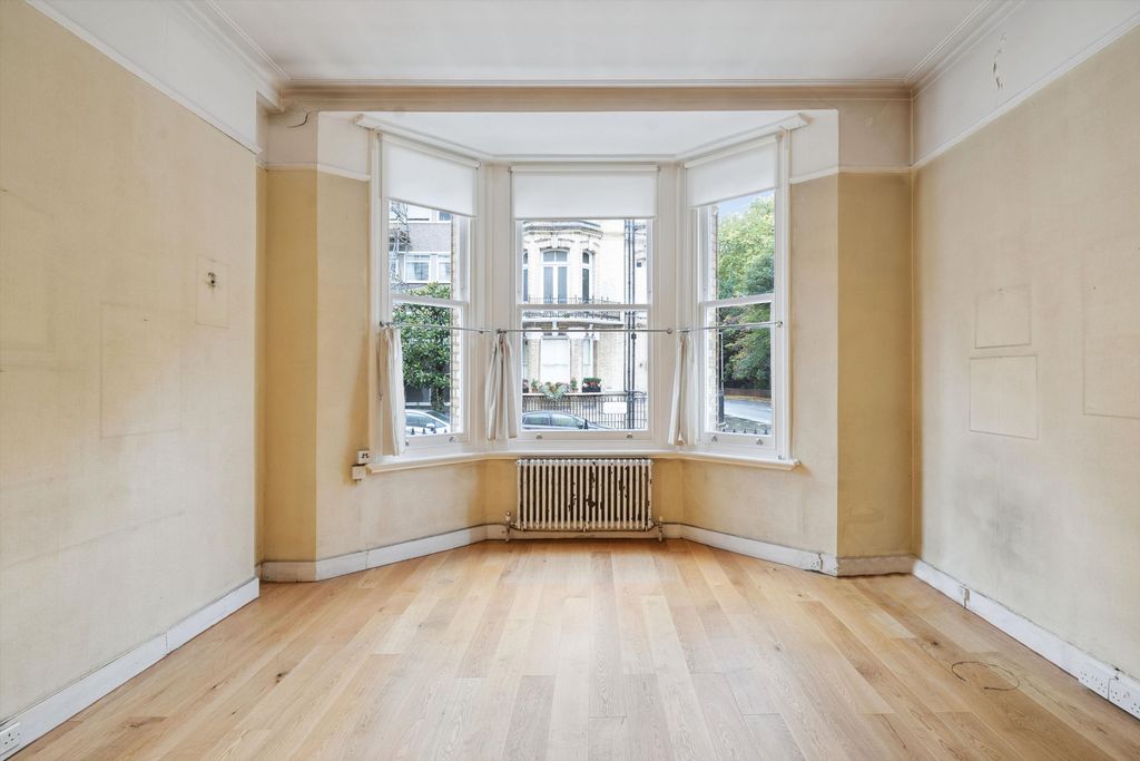 Property photo 2 of 18 Image