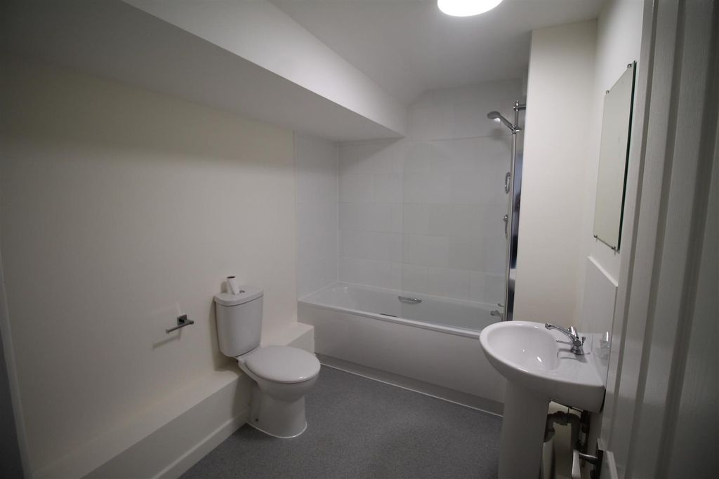 Property photo 3 of 7 Fourth Image